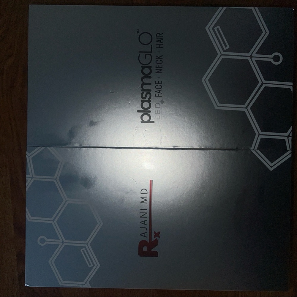Rajani MD LED Face Mask - Picture 3 of 3